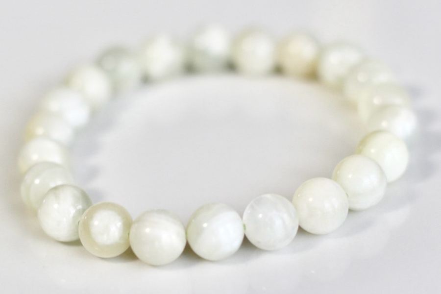 Green Moonstone Bracelet – Feminine Wisdom & Inner Renewal