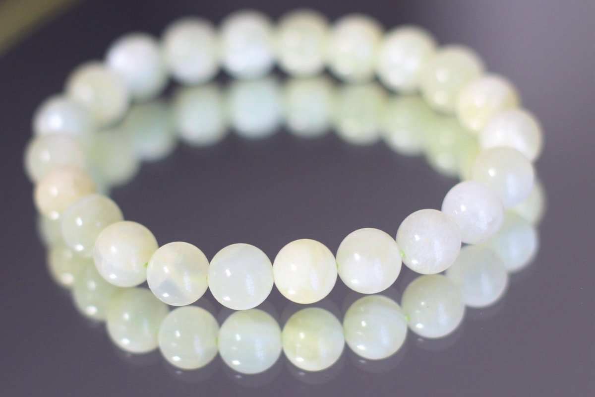 Green Moonstone Bracelet – Feminine Wisdom & Inner Renewal