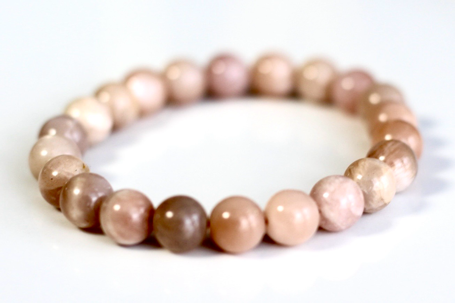 Peach Moonstone Bracelet – Feminine Energy & Emotional Nurturing