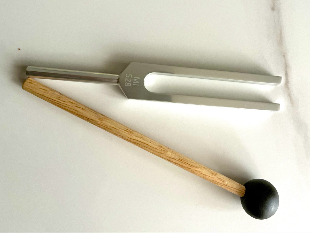 528 Hz Tuning Fork – Sound Therapy for Harmony & Focus