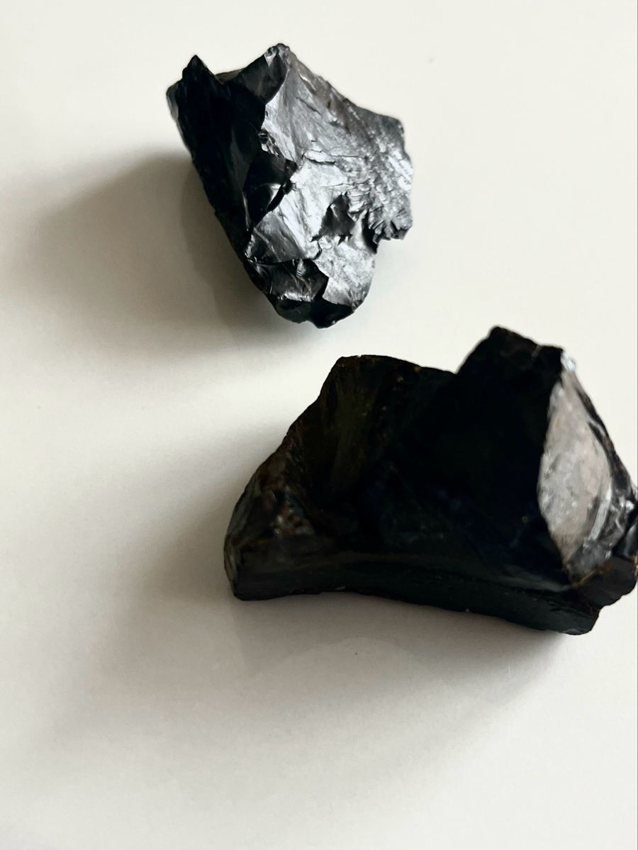 Black Obsidian Raw Per Stone (3 to 4 cm)