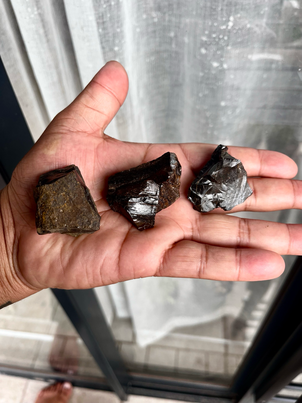 Black Obsidian Raw Per Stone (3 to 4 cm)
