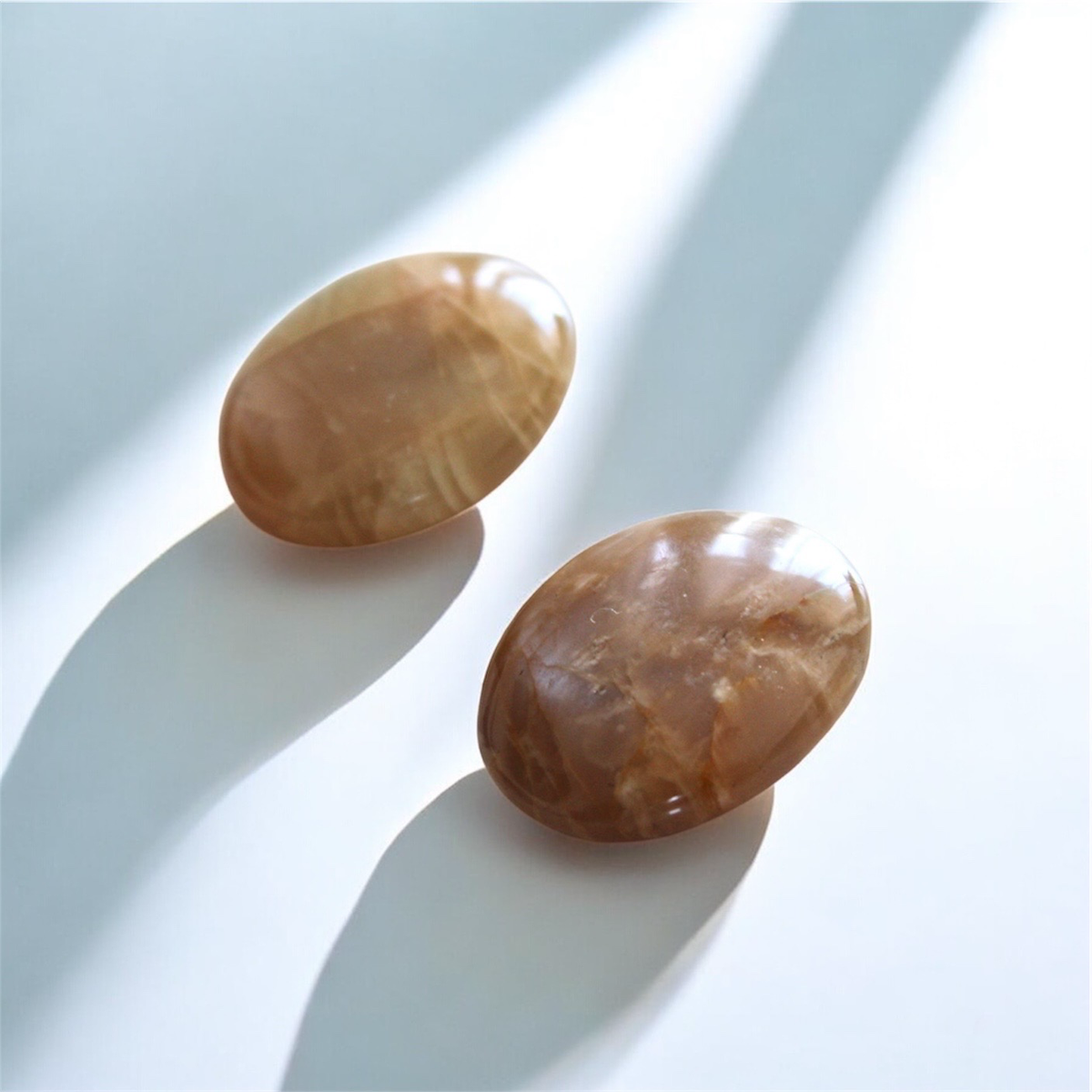 Moonstone Palm Stone – Intuition, Feminine Energy & Calm